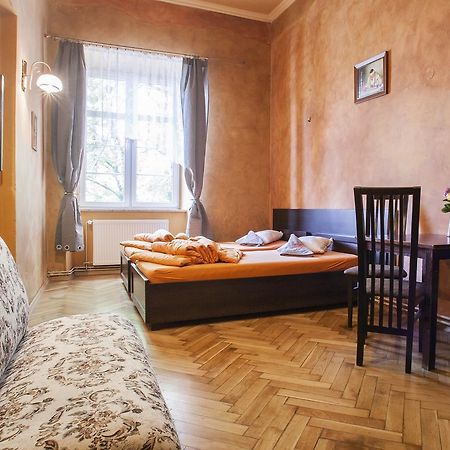 Bed and Breakfast Momotown Privates Краків Екстер'єр фото
