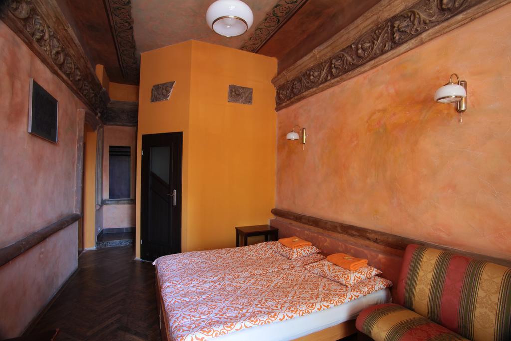 Bed and Breakfast Momotown Privates Краків Екстер'єр фото