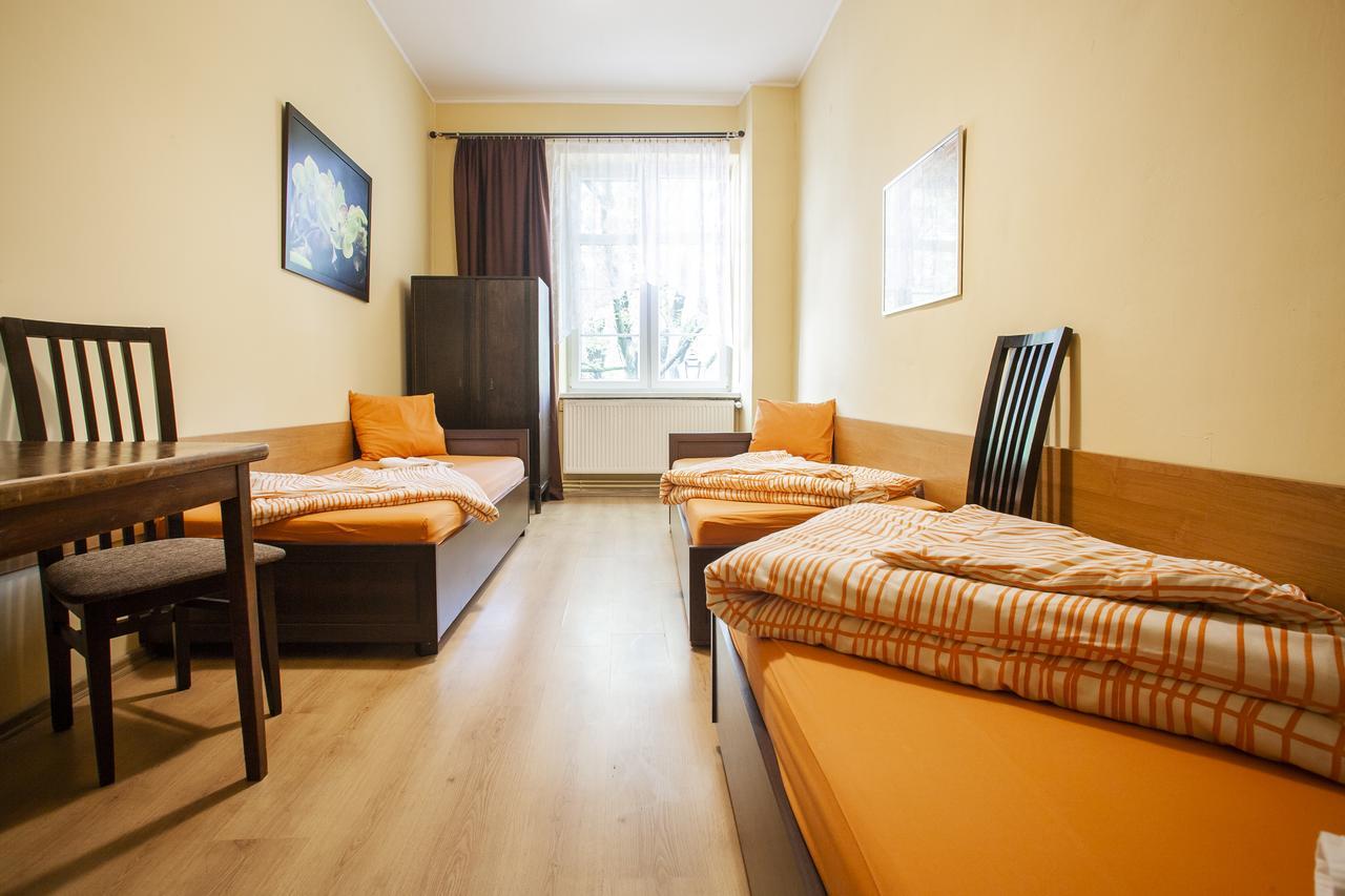Bed and Breakfast Momotown Privates Краків Екстер'єр фото