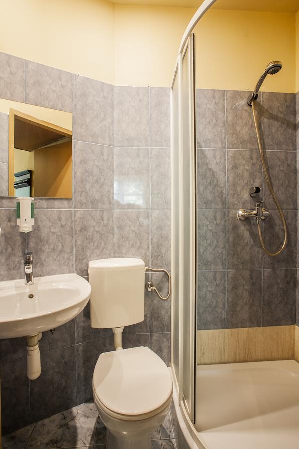 Bed and Breakfast Momotown Privates Краків Екстер'єр фото