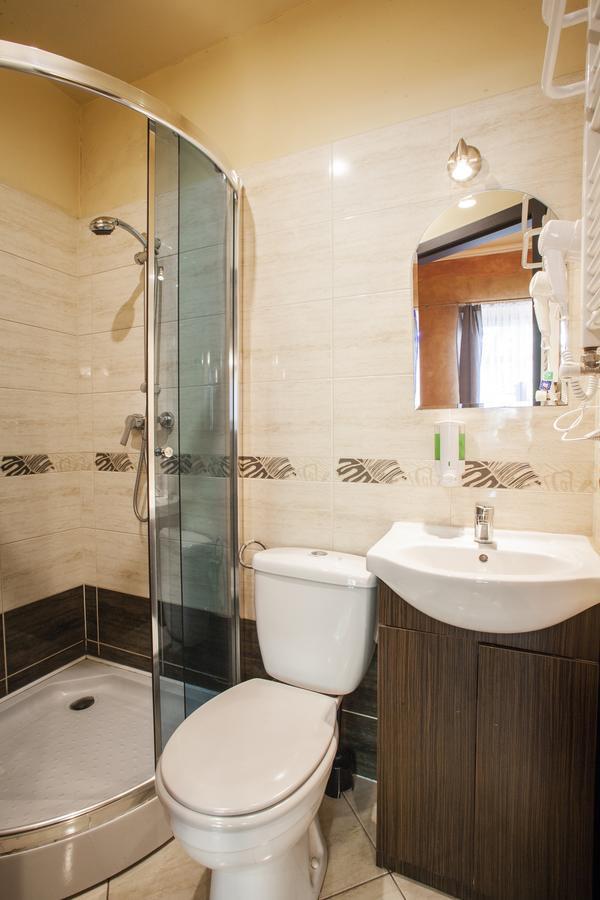 Bed and Breakfast Momotown Privates Краків Екстер'єр фото