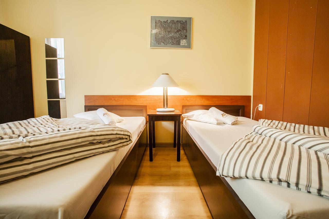 Bed and Breakfast Momotown Privates Краків Екстер'єр фото