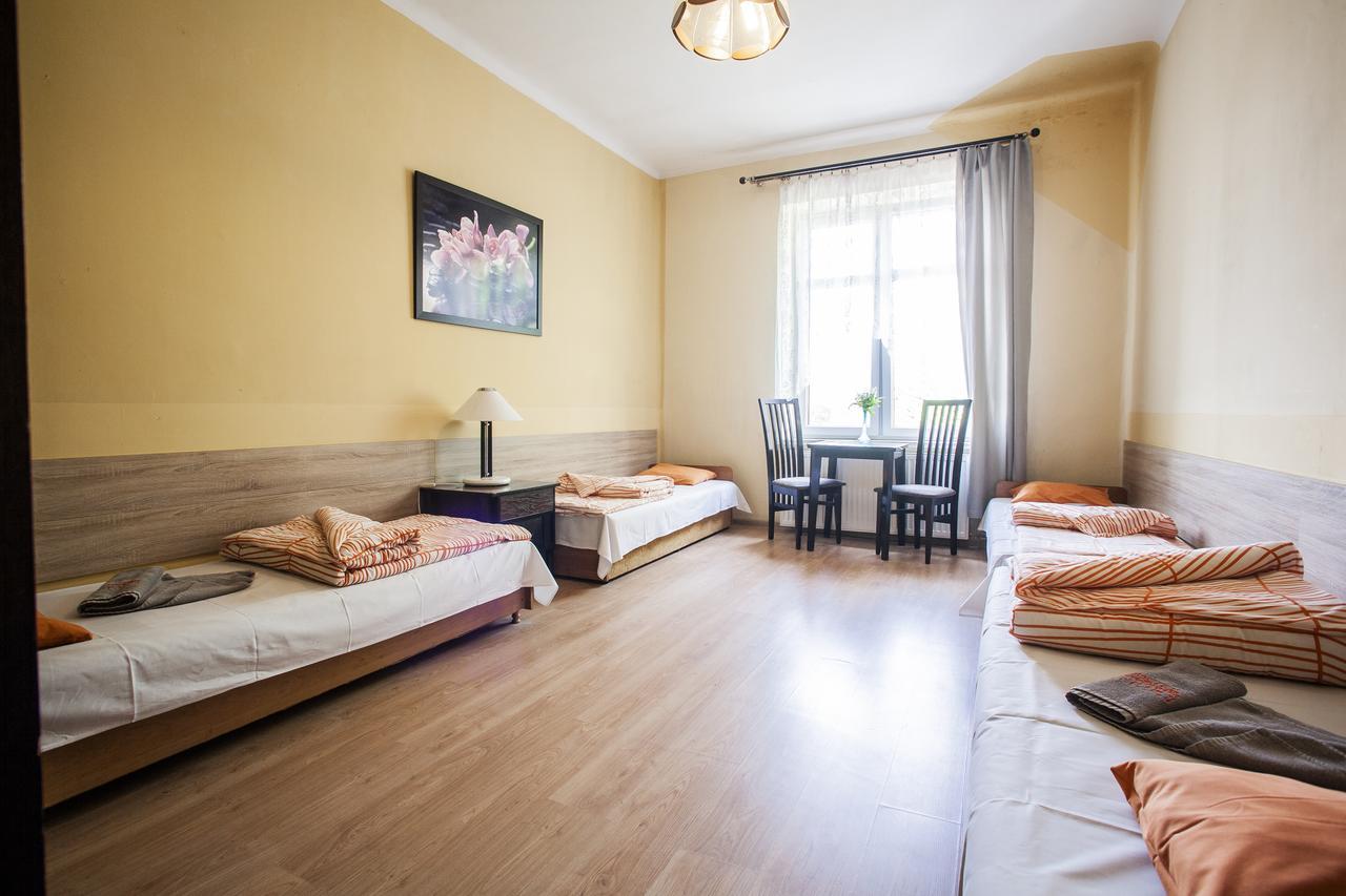 Bed and Breakfast Momotown Privates Краків Екстер'єр фото