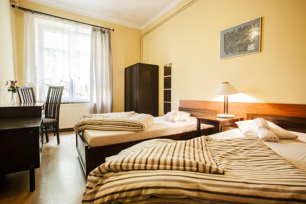 Bed and Breakfast Momotown Privates Краків Екстер'єр фото